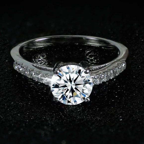 925 STERLING SILVER DIAMOND ENGAGEMENT RING - Picture 2 of 6